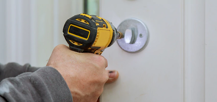 Street Locksmith For Smart Lock Repair in Redlands, CA